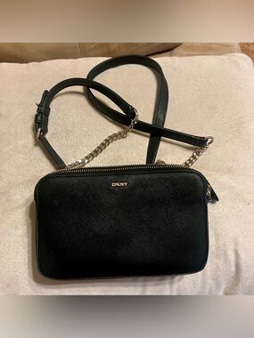 DKNY Black Saffiano Crossbody Bag Gold Chain Strap, Zip Closure, Inner Pockets